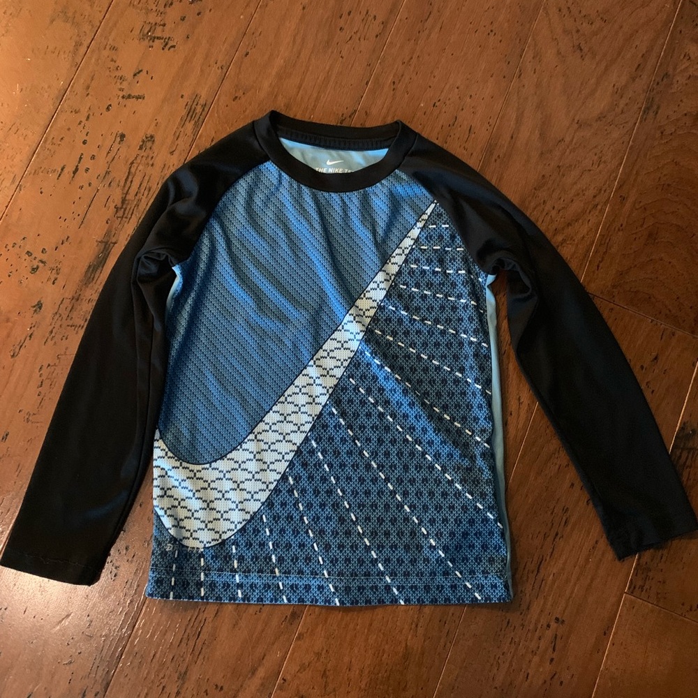 Long sleeved Nike active shirt